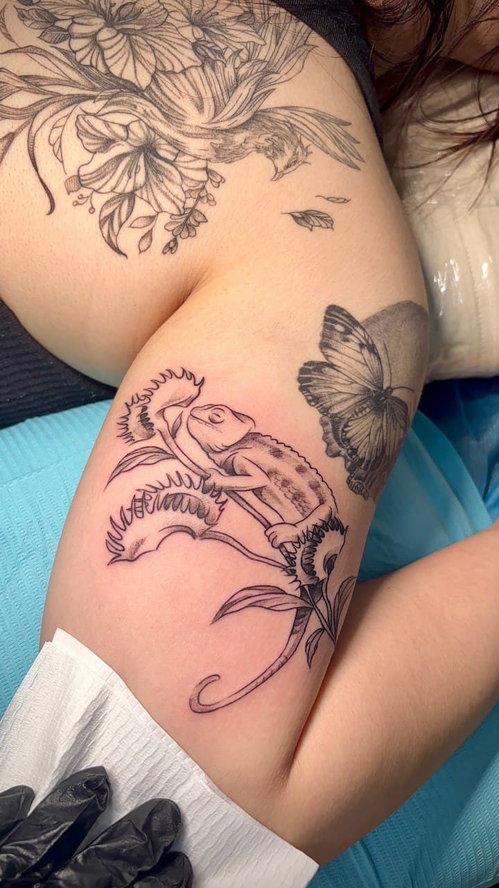 Chameleon fineline tattoo